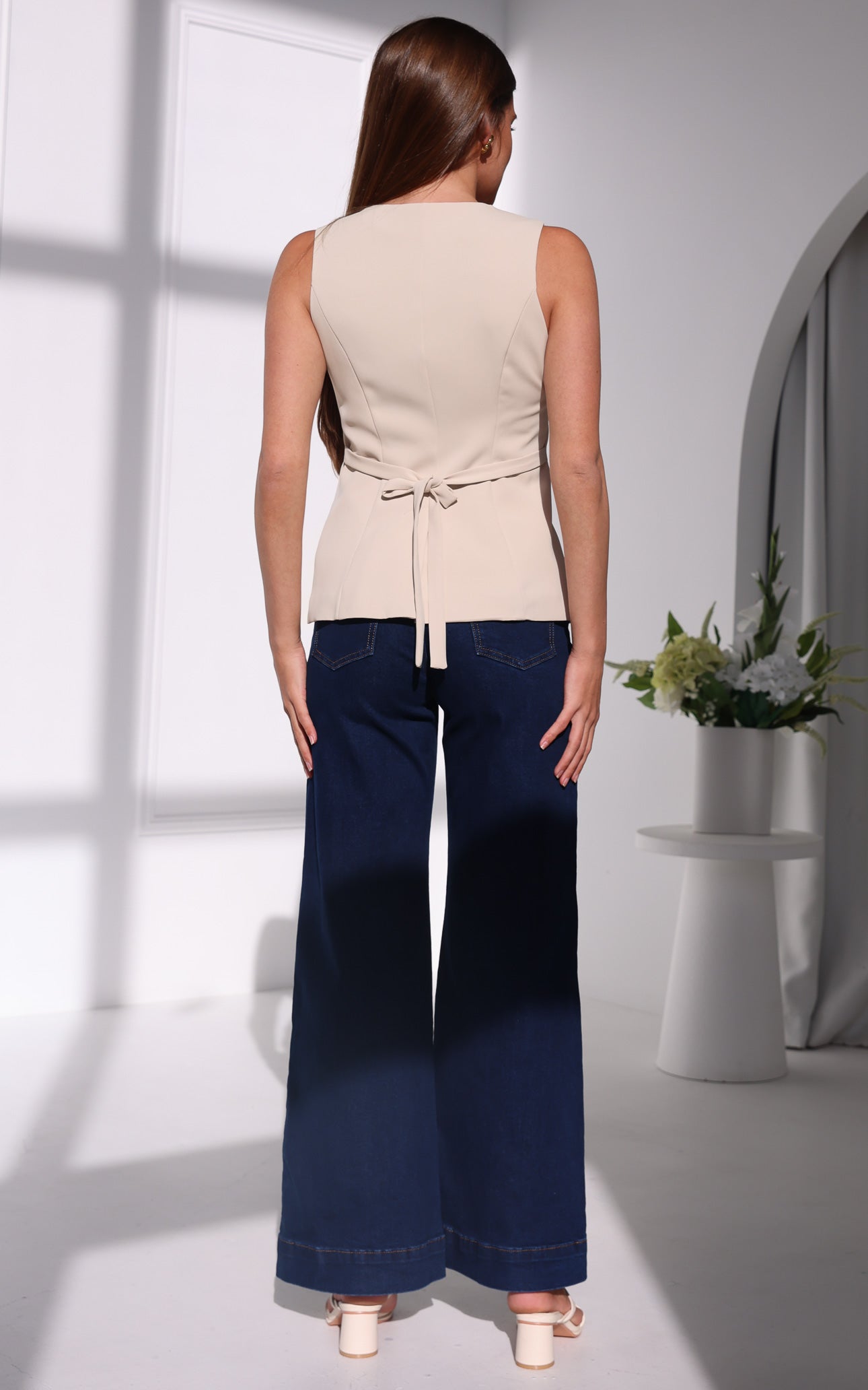Inez Vest Top - Beige