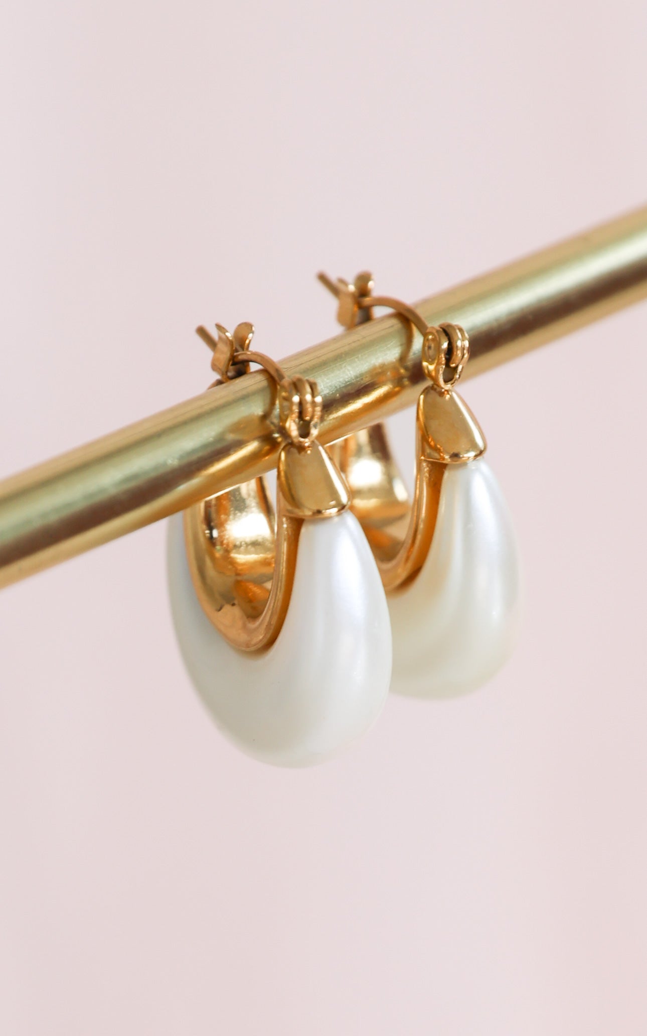 Jiro Hoop Earrings - Gold Crescent Pearl