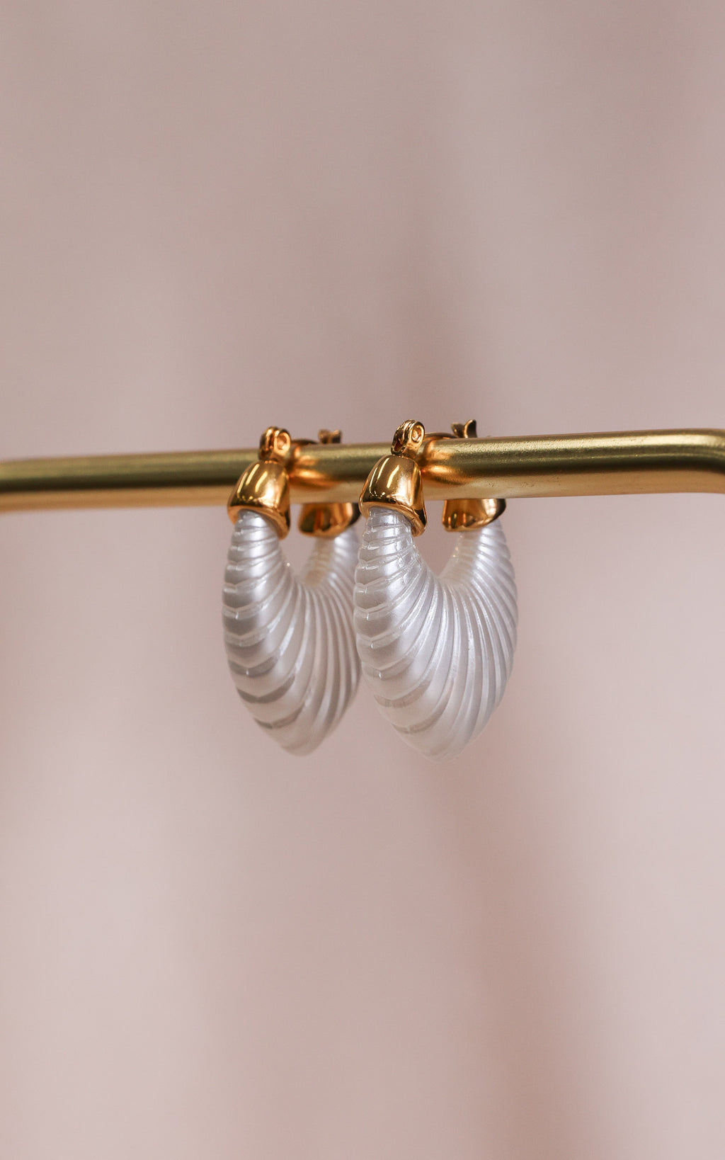 Kadie Hoop Earrings - Gold White Ribbed