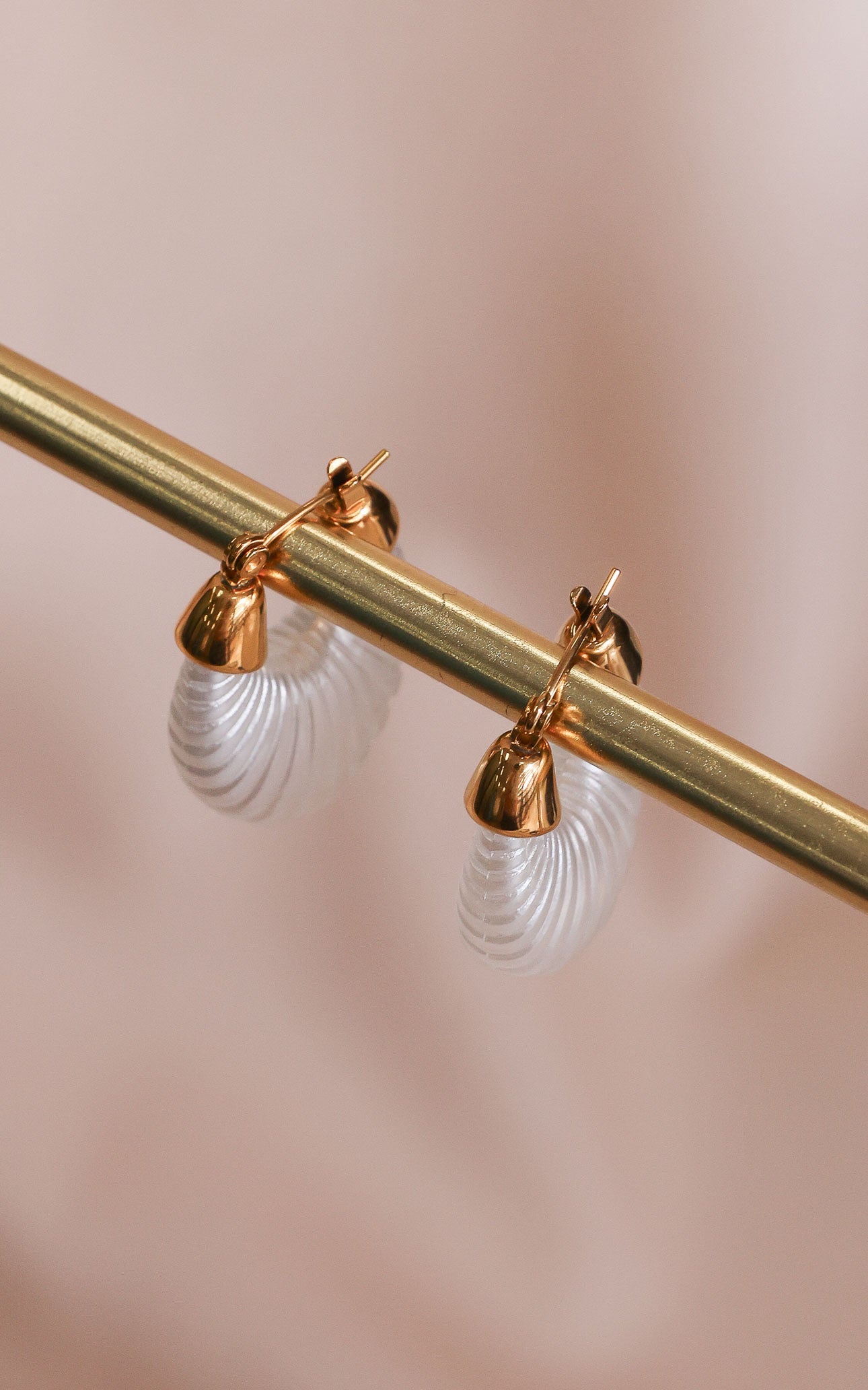 Kadie Hoop Earrings - Gold White Ribbed