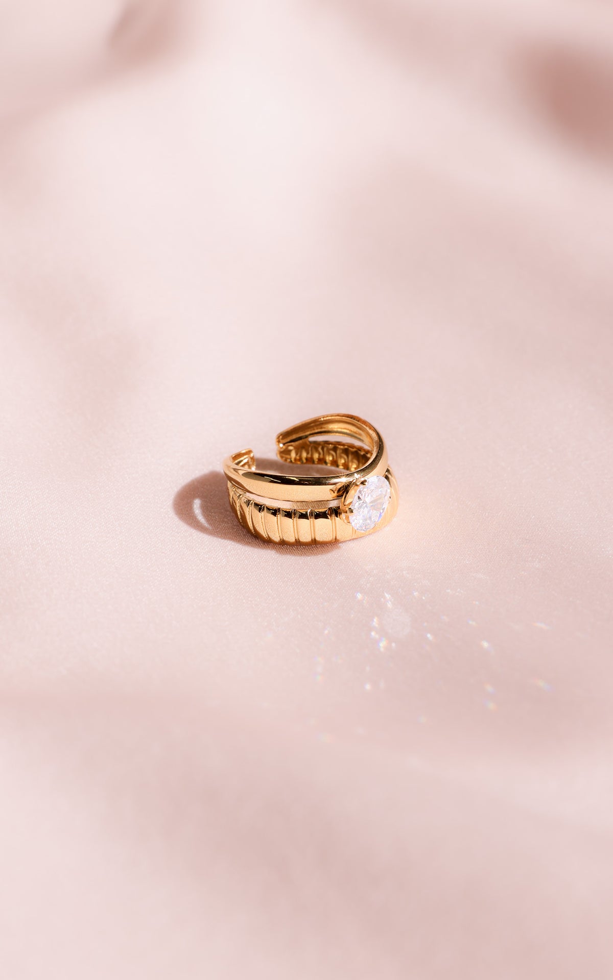 Kairi Ring - Gold Ribbed Oval Diamante