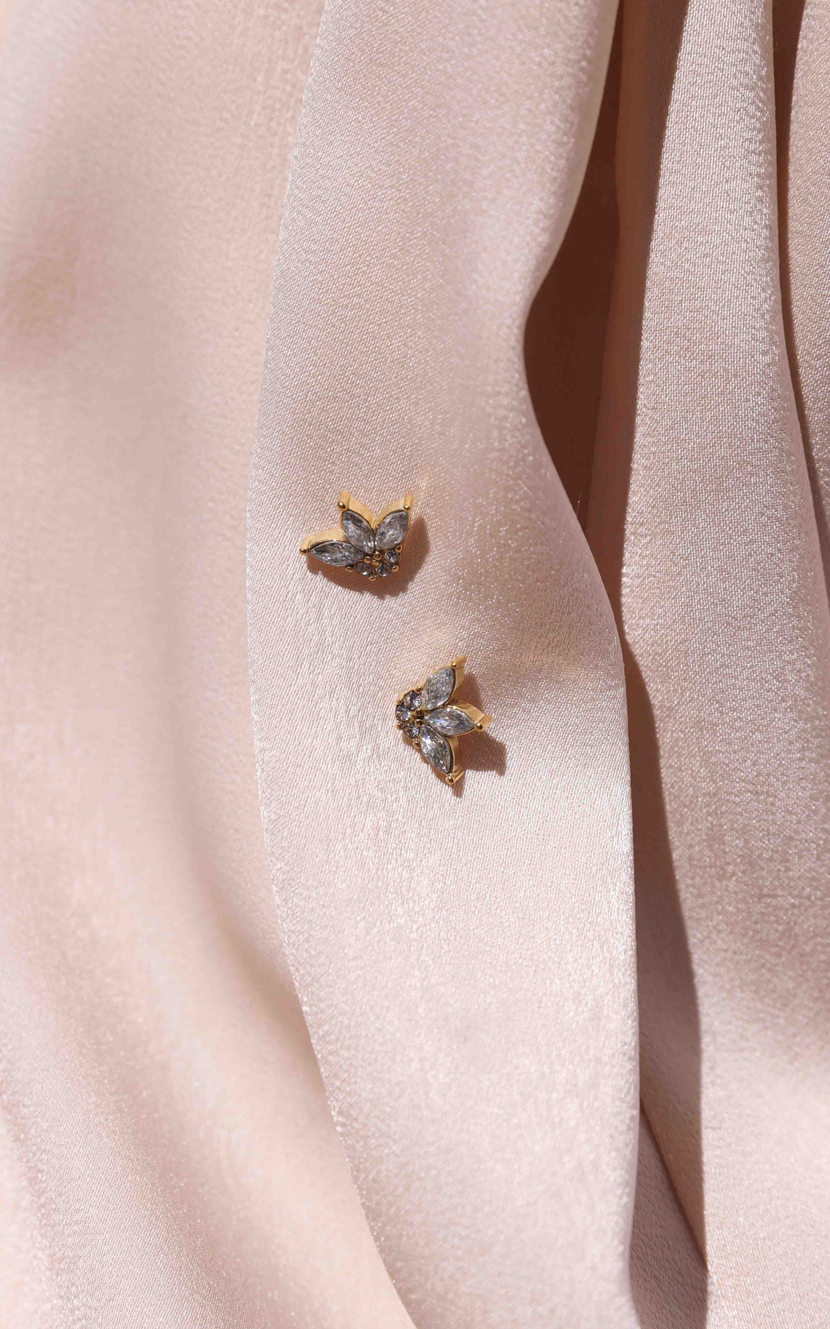Kass Dainty Stud Earrings - Gold Triple Leaf