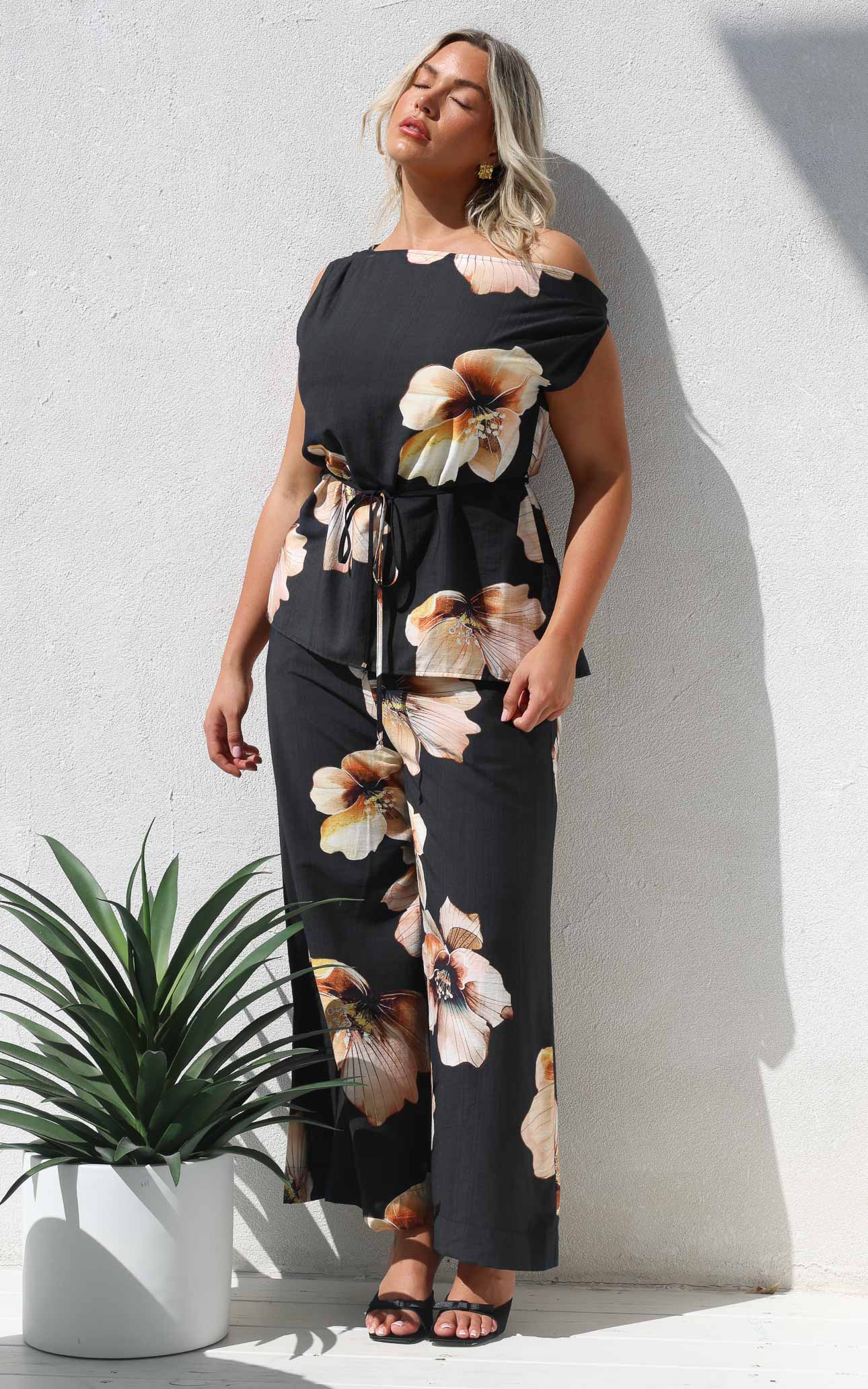 Saffron Wide Leg Pants - Black Floral