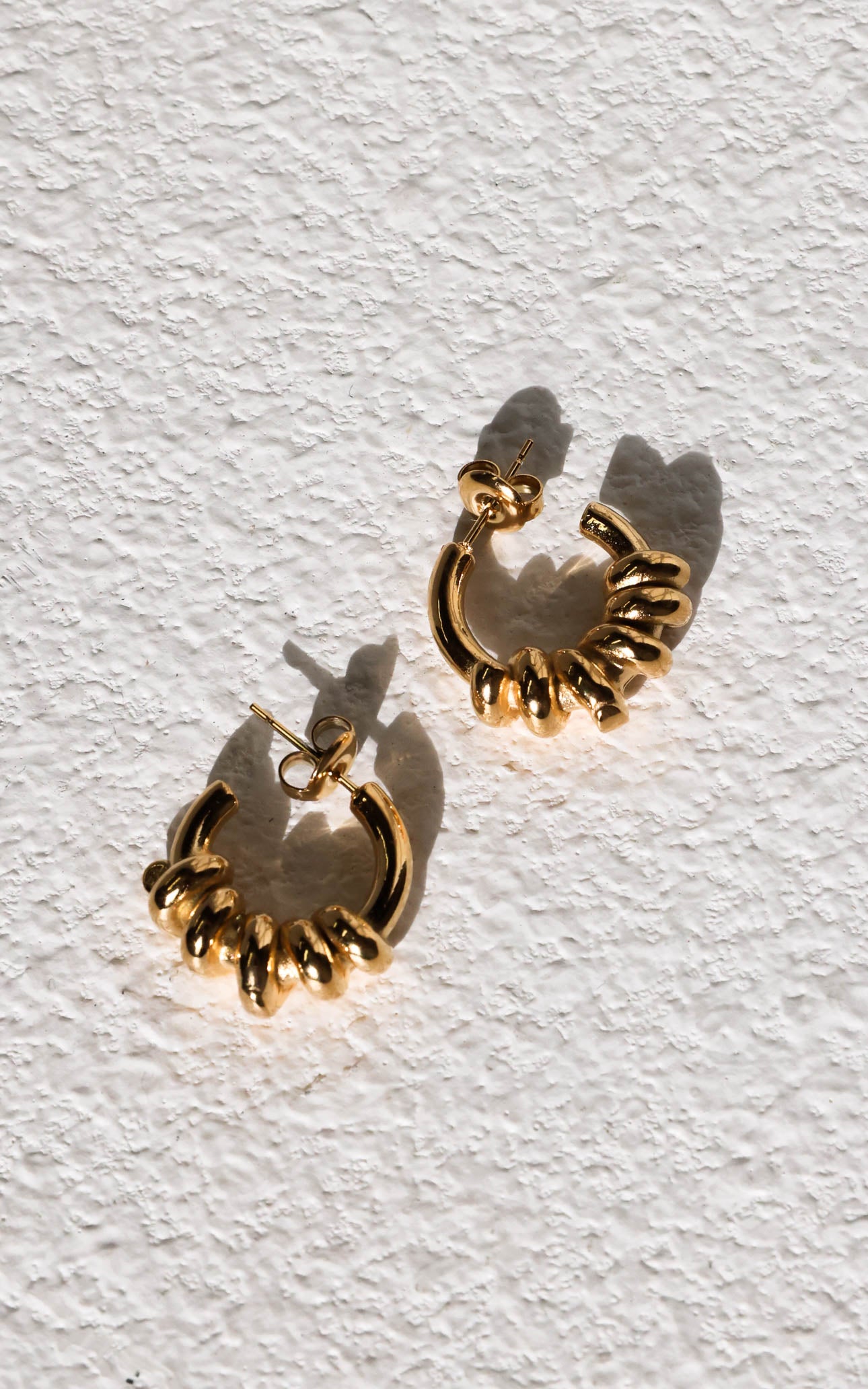 Katt Hoop Earrings - Gold Looping Twist