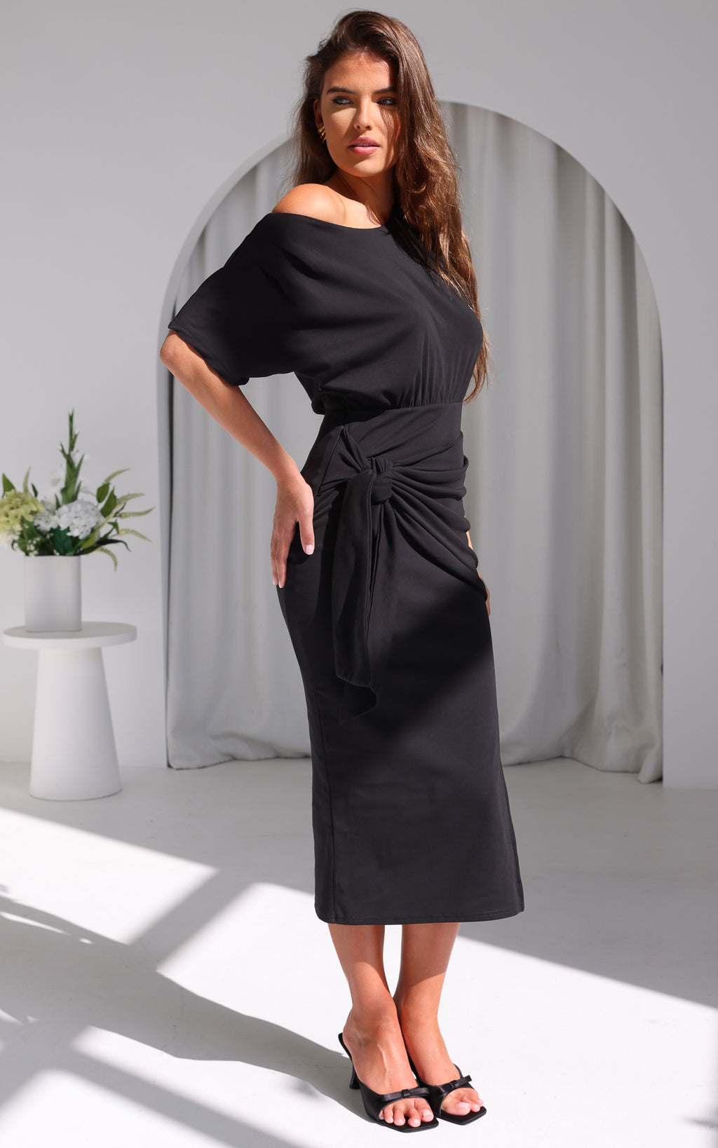Kobe Short Sleeve Midi Dress - Black