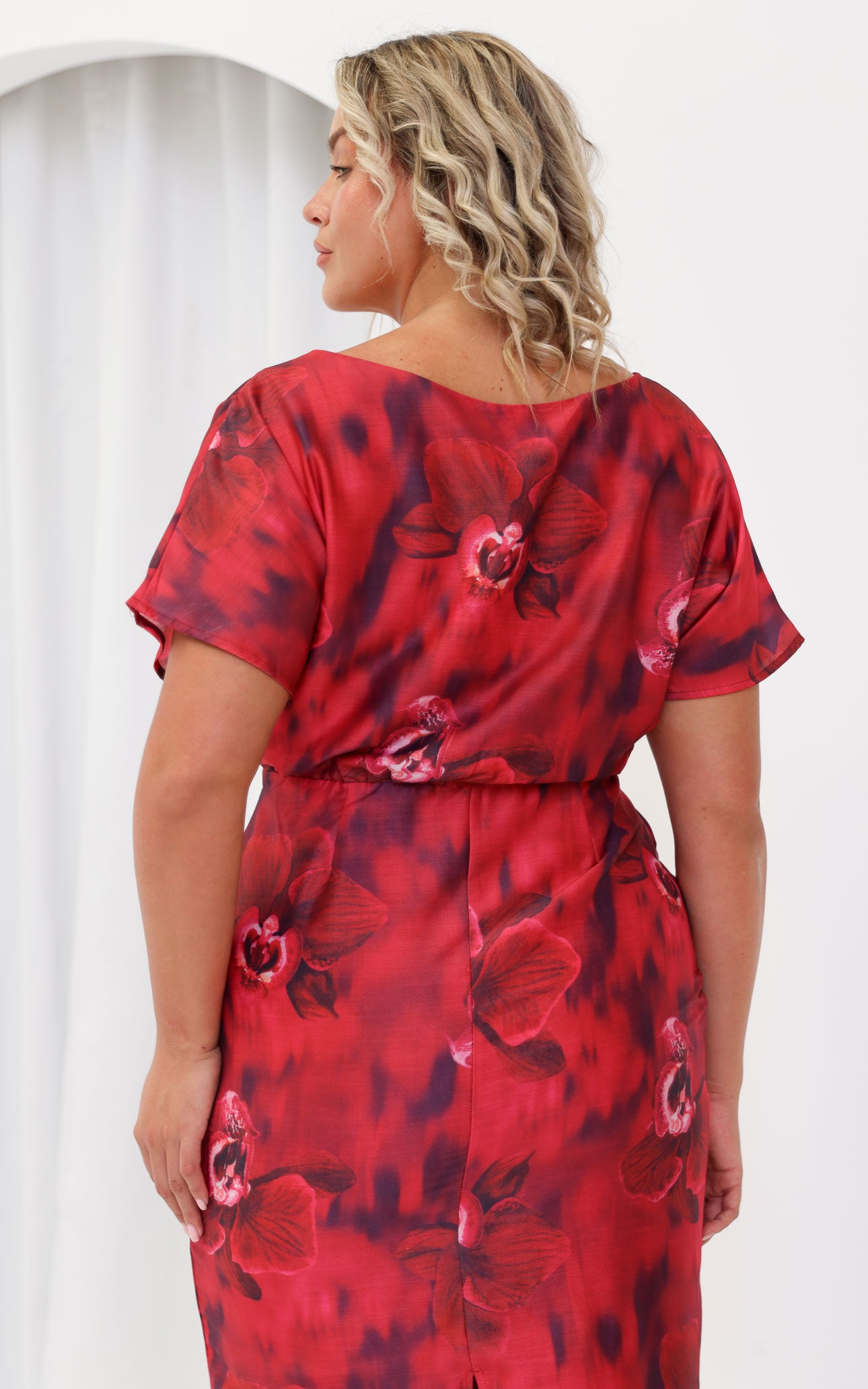 Kobe Short Sleeve Midi Dress - Berry Red Floral