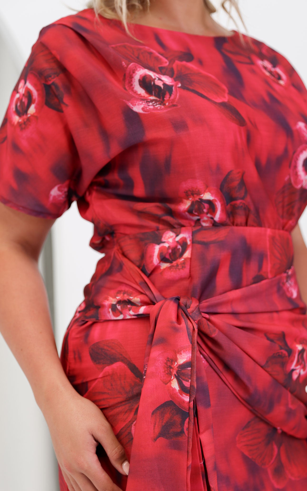 Kobe Short Sleeve Midi Dress - Berry Red Floral