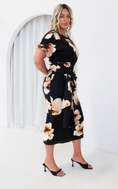 Kobe Short Sleeve Midi Dress - Black Floral