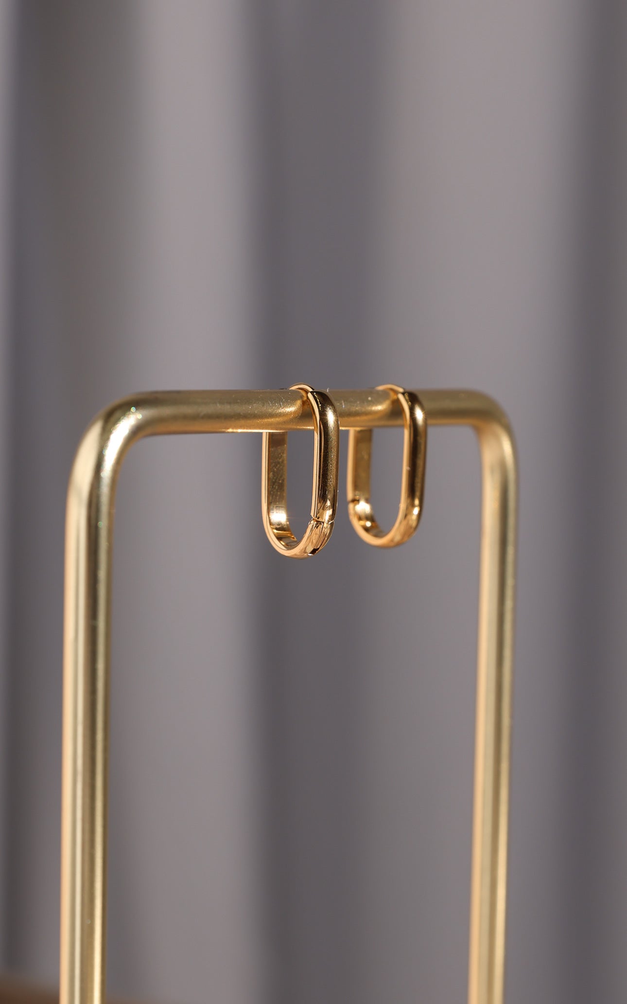 Kalindi Hoop Earrings - Gold Thin U