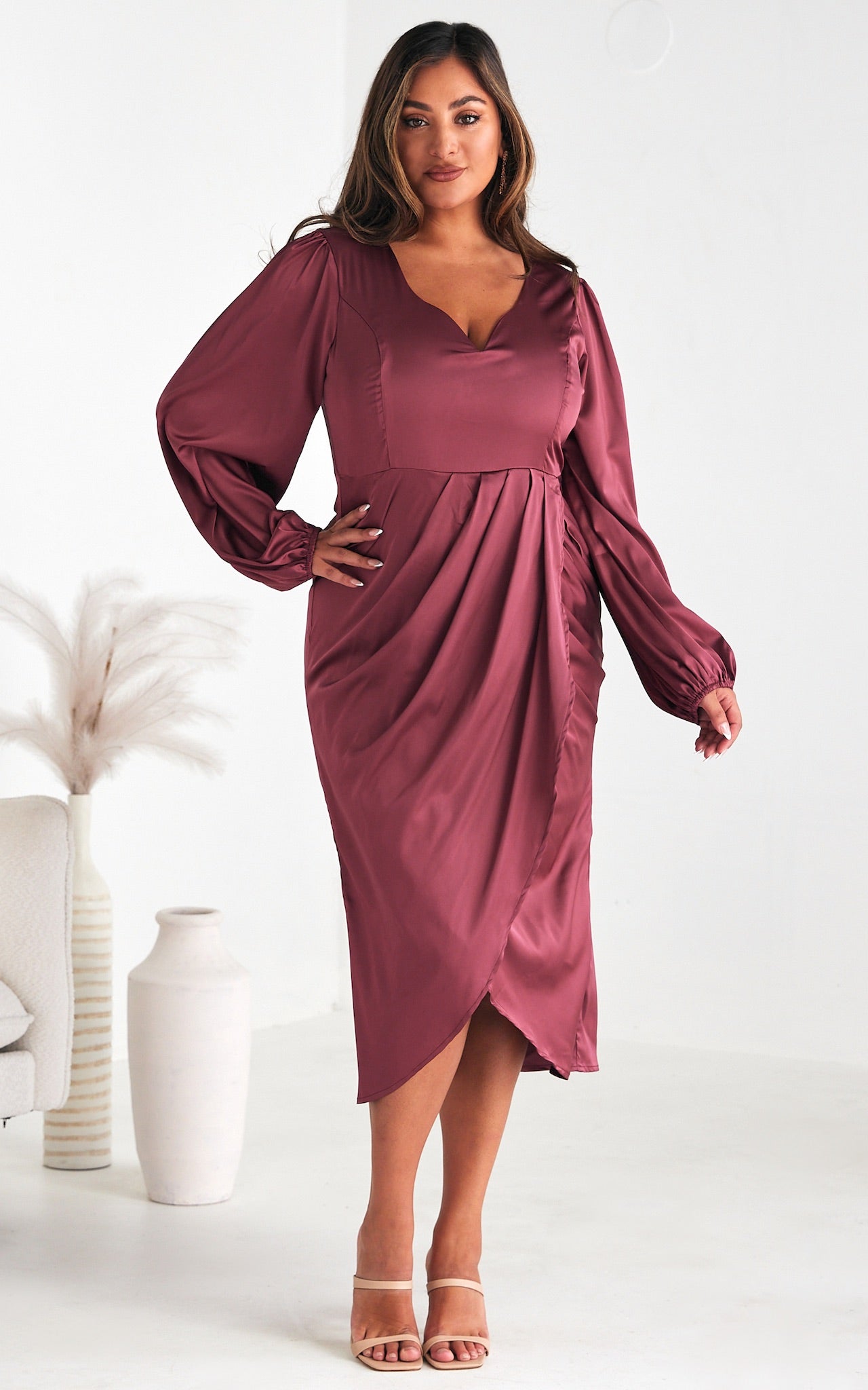 Marilina Sweetheart V Long Balloon Sleeve Midi Dress - Mauve Wine