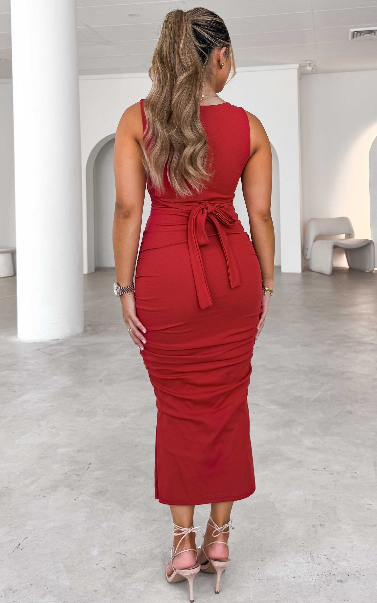 Mimi Sleeveless Midi Dress - Red