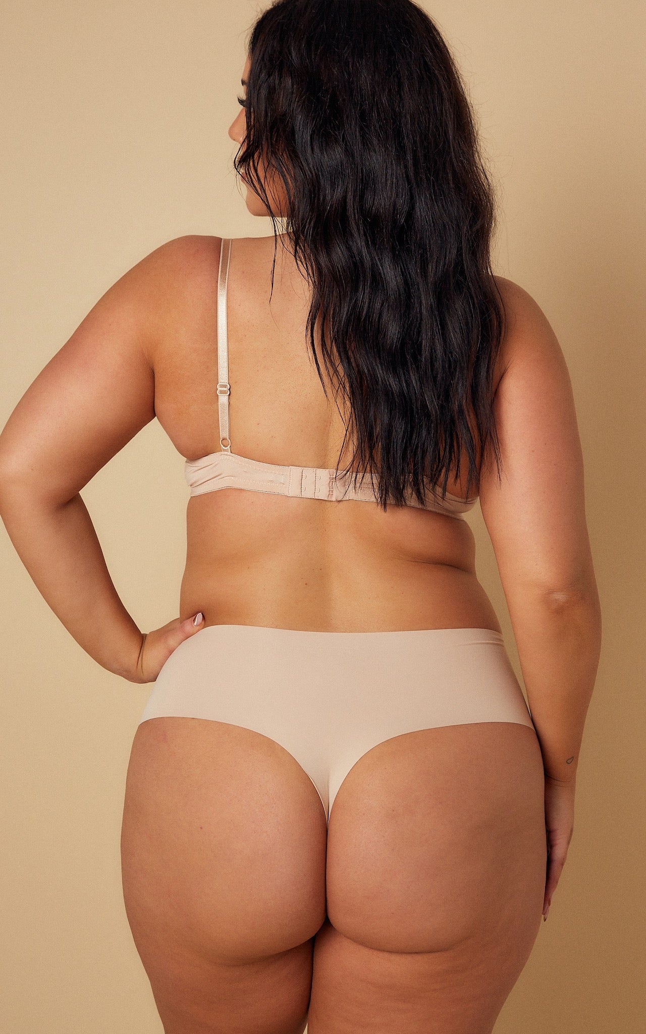 Nova Seamless Mid Rise Gstring - Nude