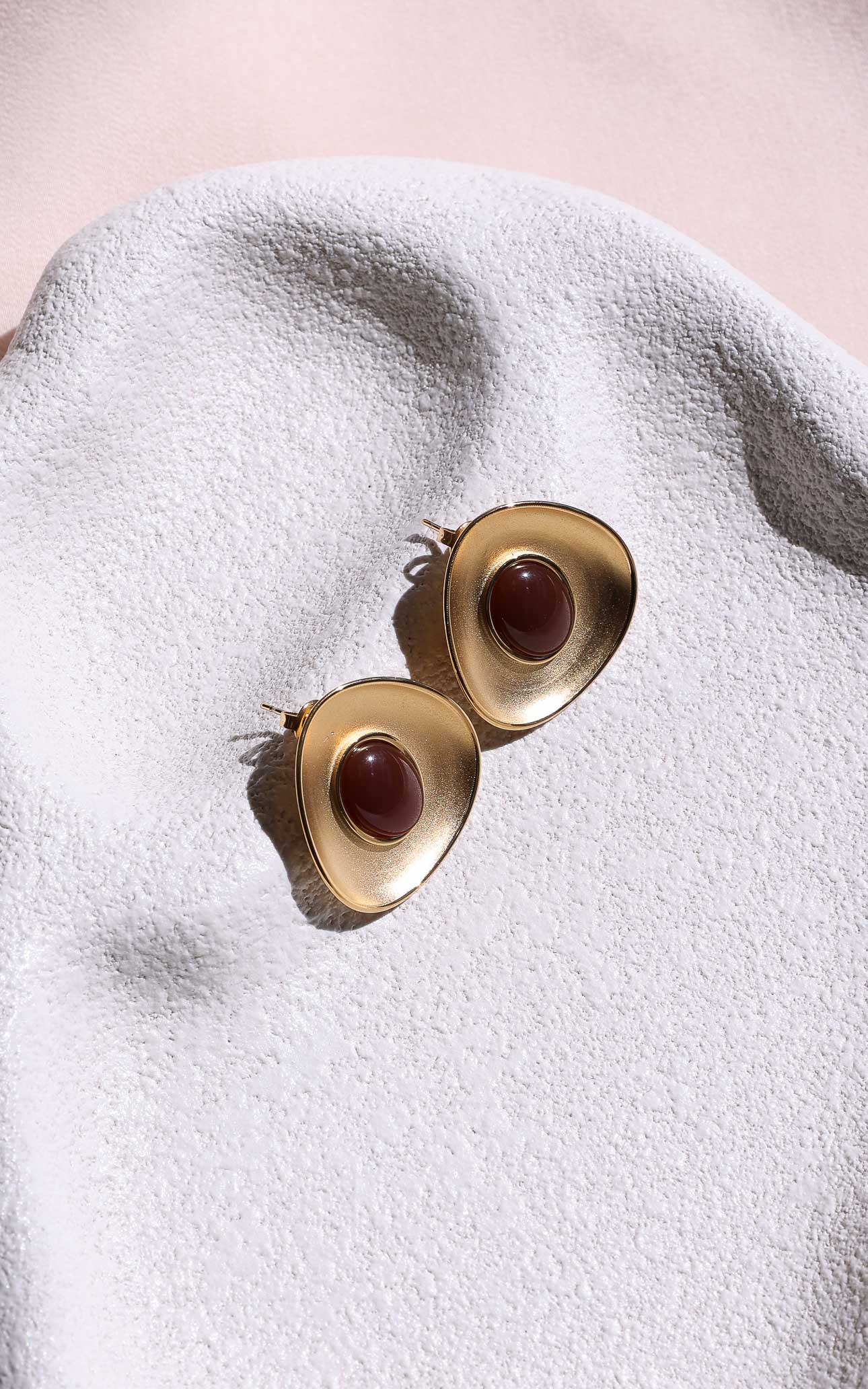 Oliva Stud Earrings - Gold Oval Tear