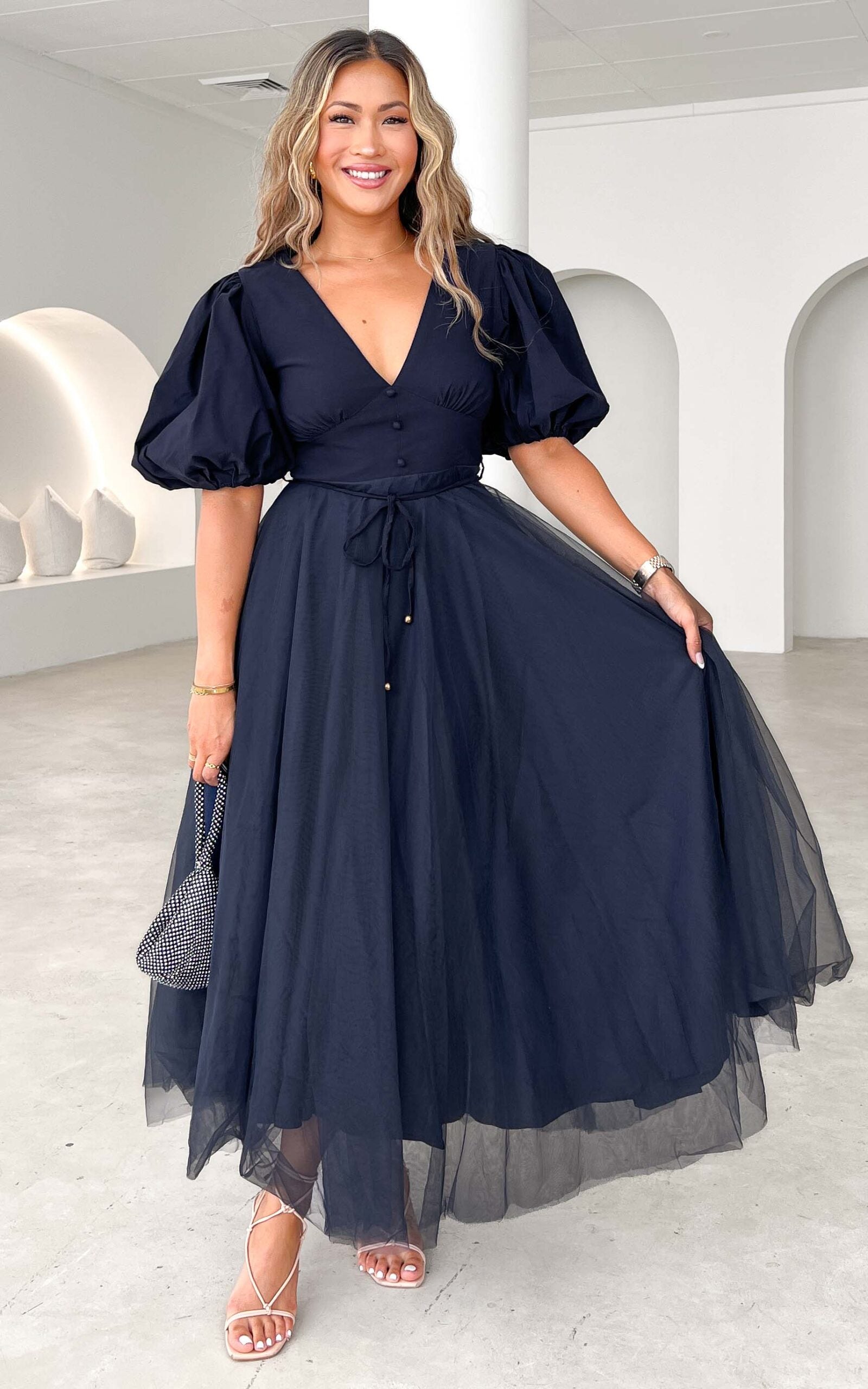 ONE KISS V NECK PUFF SLEEVE TULLE MAXI DRESS NAVY – By Amica