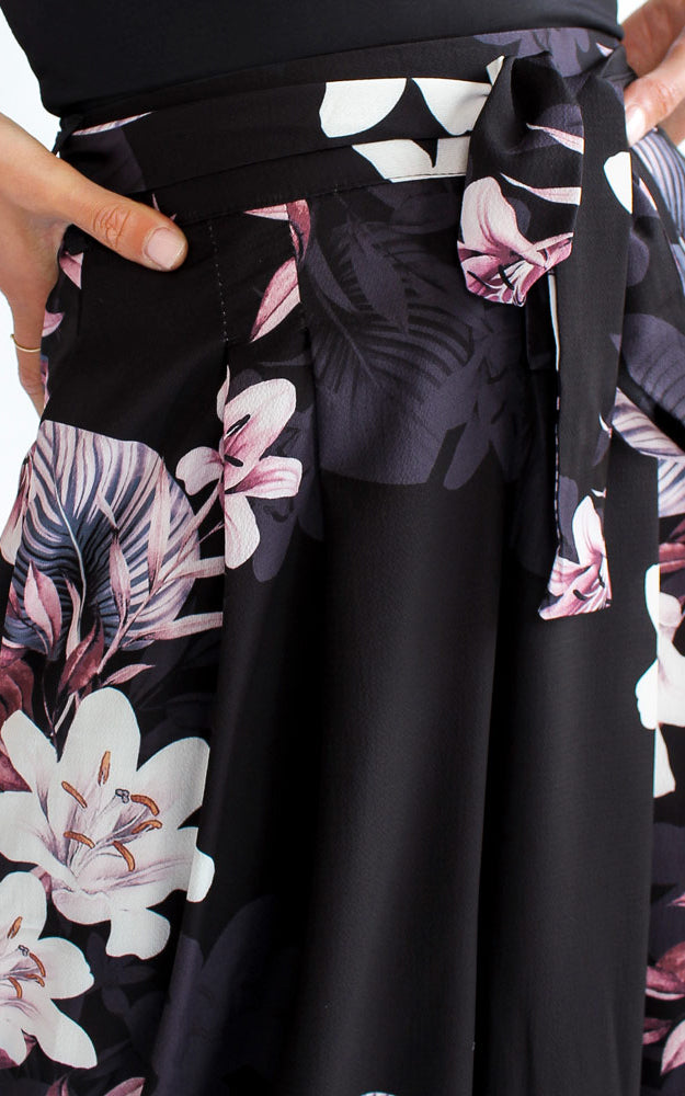 Paradise Lily Pants - Black Floral