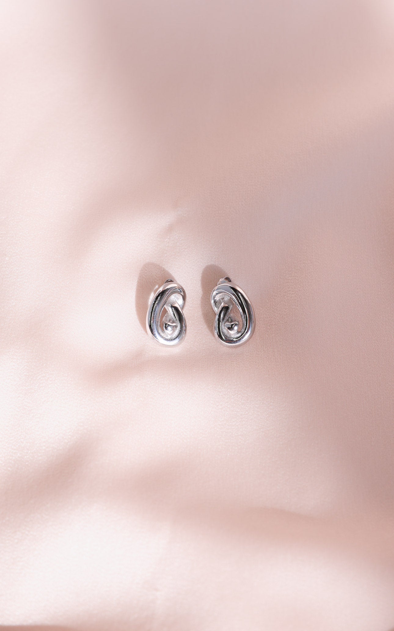 Pax Stud Earrings - Silver Knot Heart