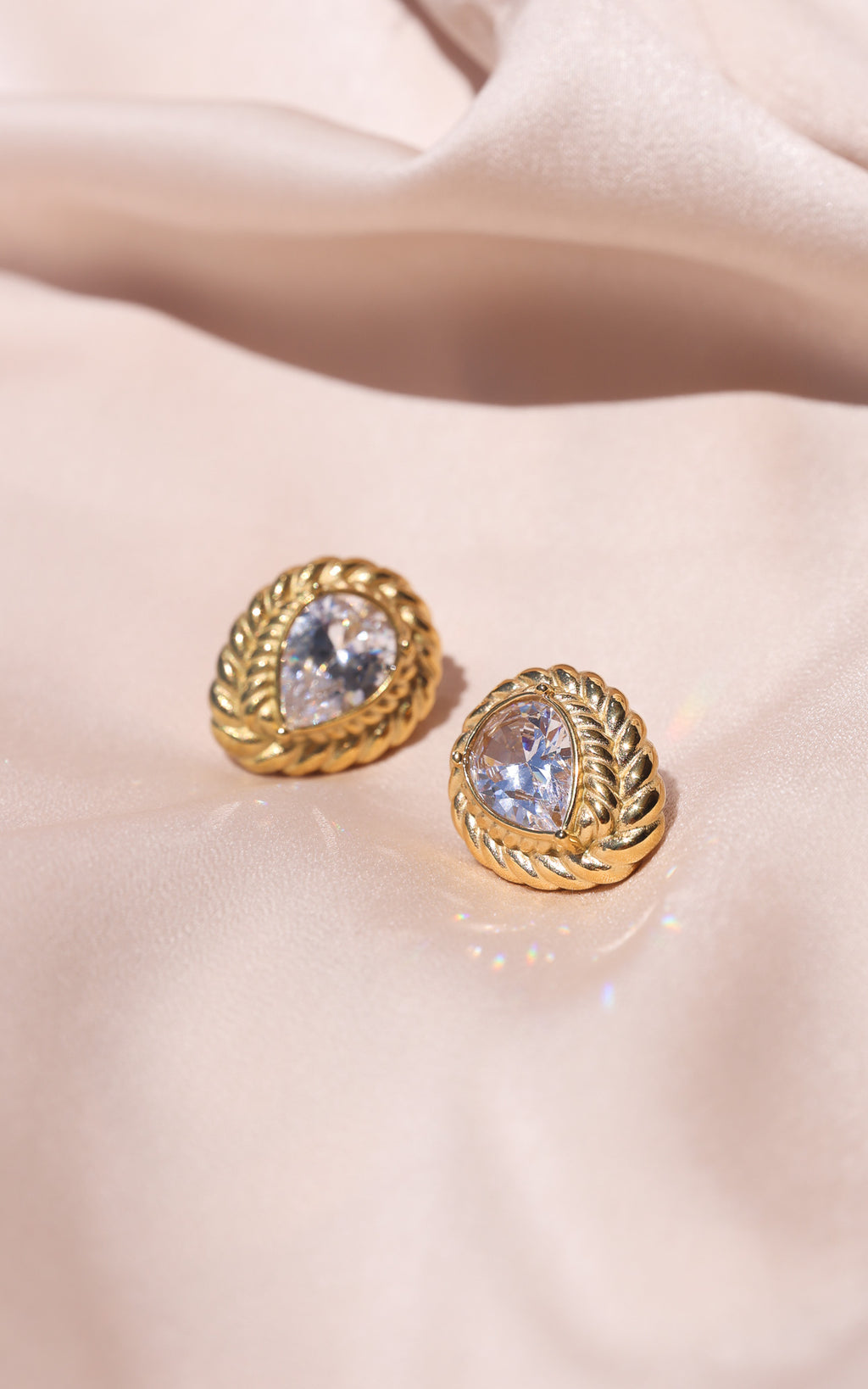 Quartilla Stud Earrings - Gold Teardrop Twist Stone