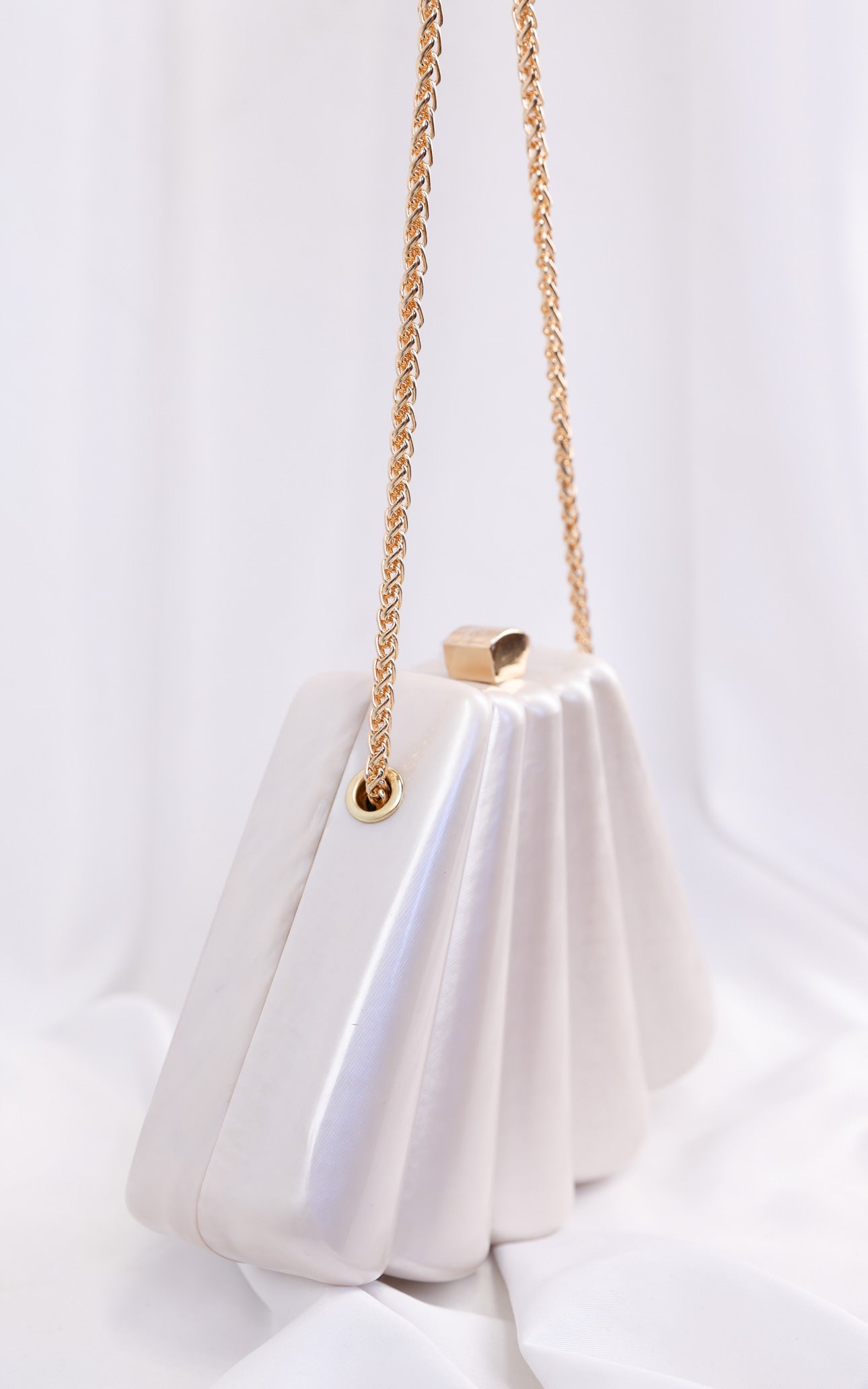 Quincia Shell Clutch Bag - Ivory Pearl