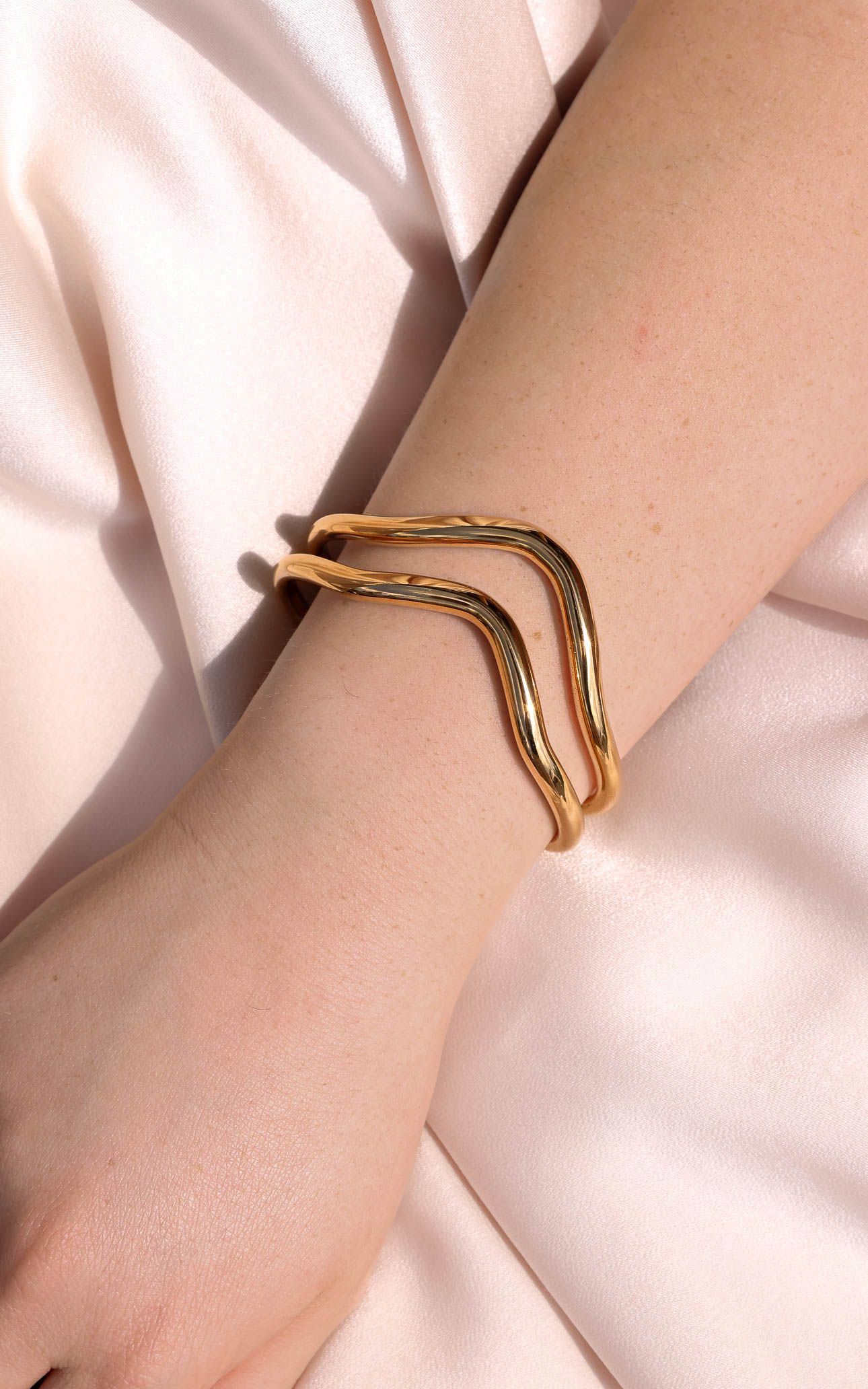 Rafaela Cuff Bangle - Gold Dip