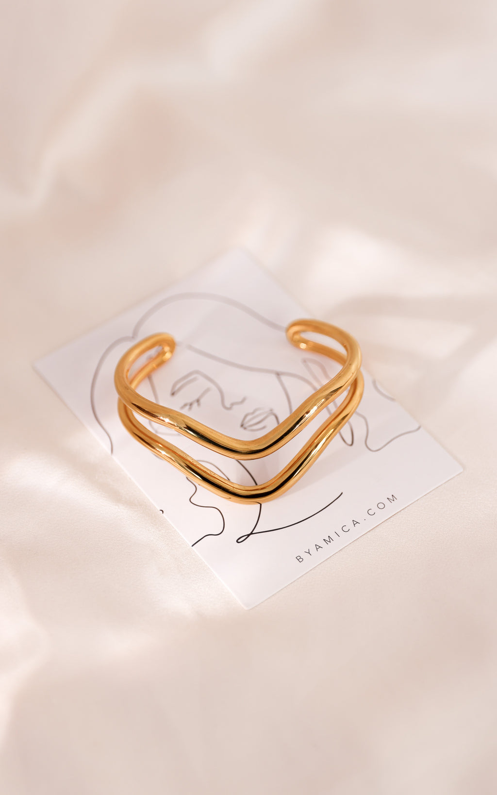 Rafaela Cuff Bangle - Gold Dip