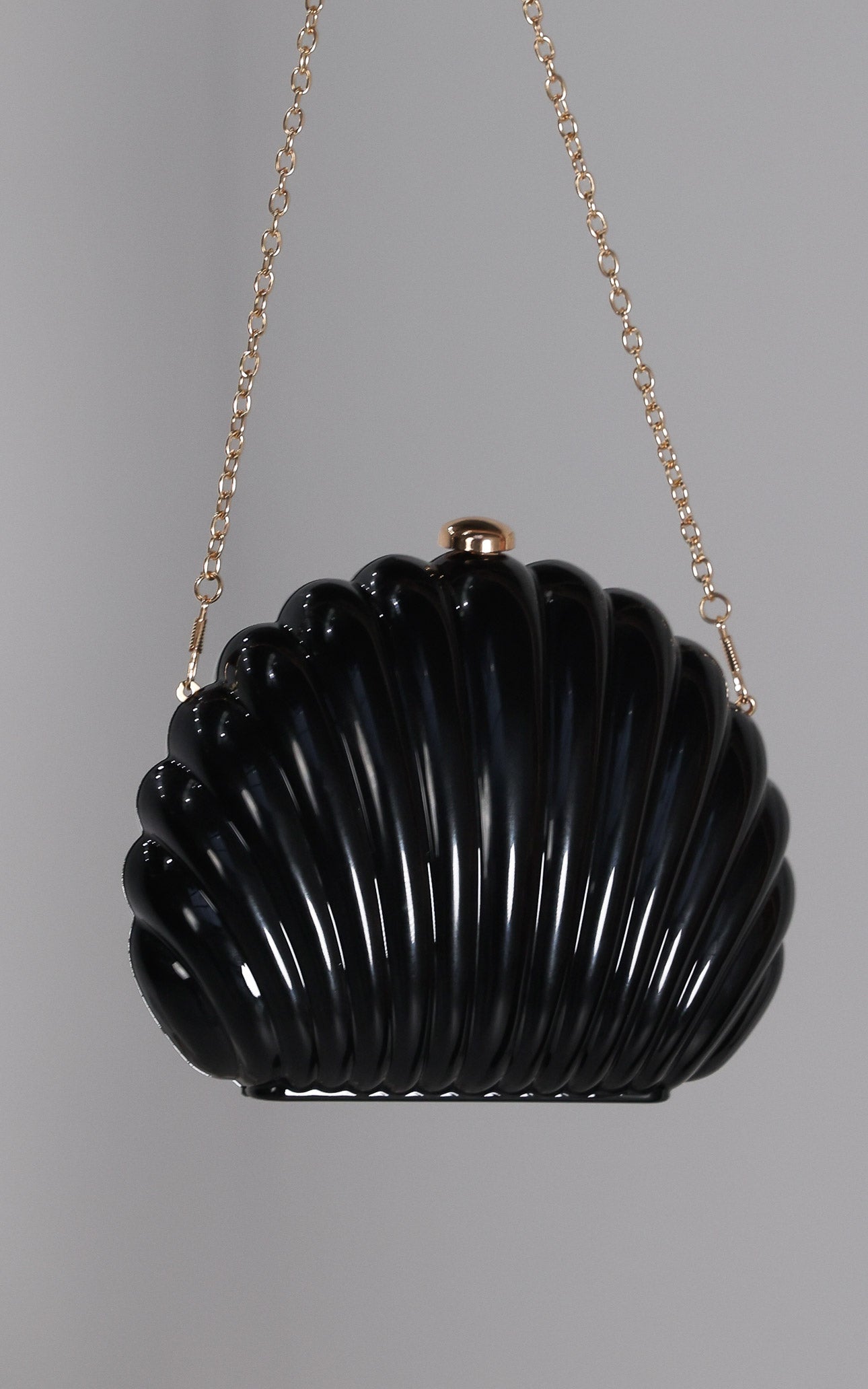 Rizela Shell Clutch Bag - Black