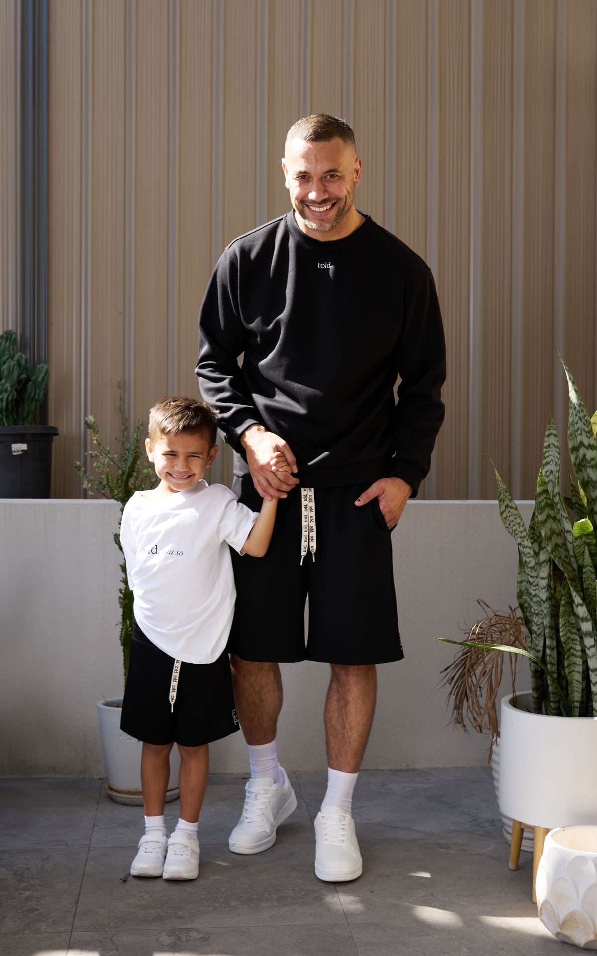 Tobi Unisex Crew Neck Jumper - Black