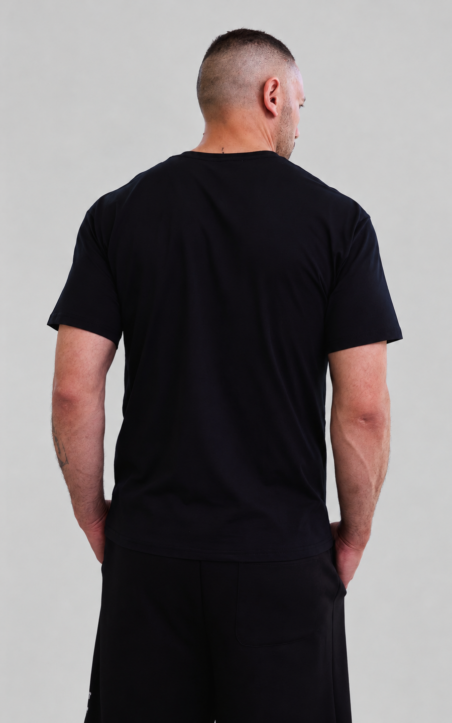 Ricco Unisex Tshirt - Black