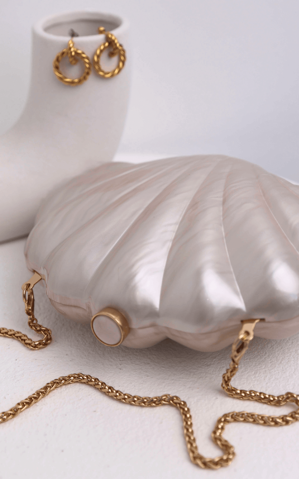 Serenade Shell Clutch Bag - Ivory Pearl