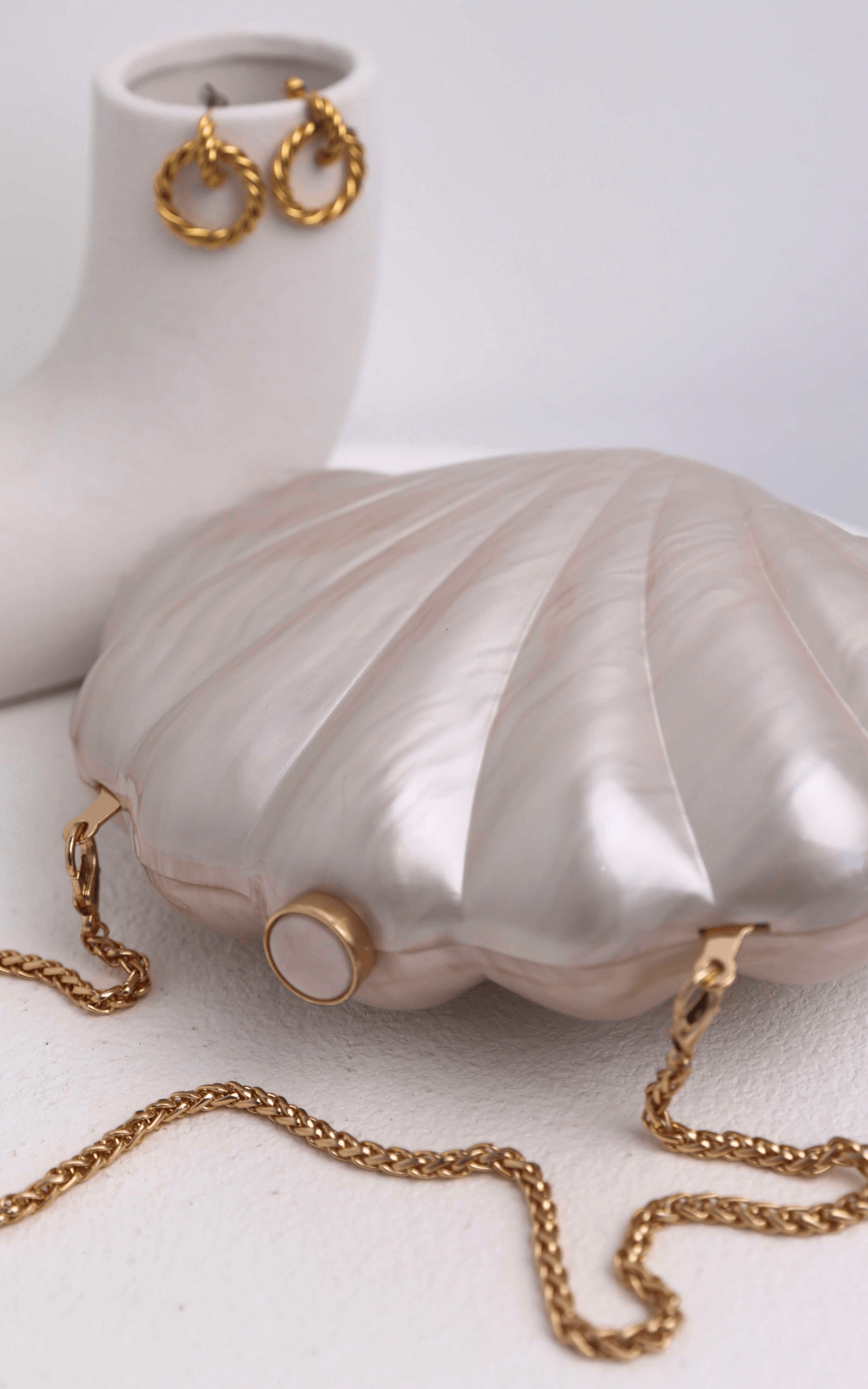Serenade Shell Clutch Bag - Ivory Pearl
