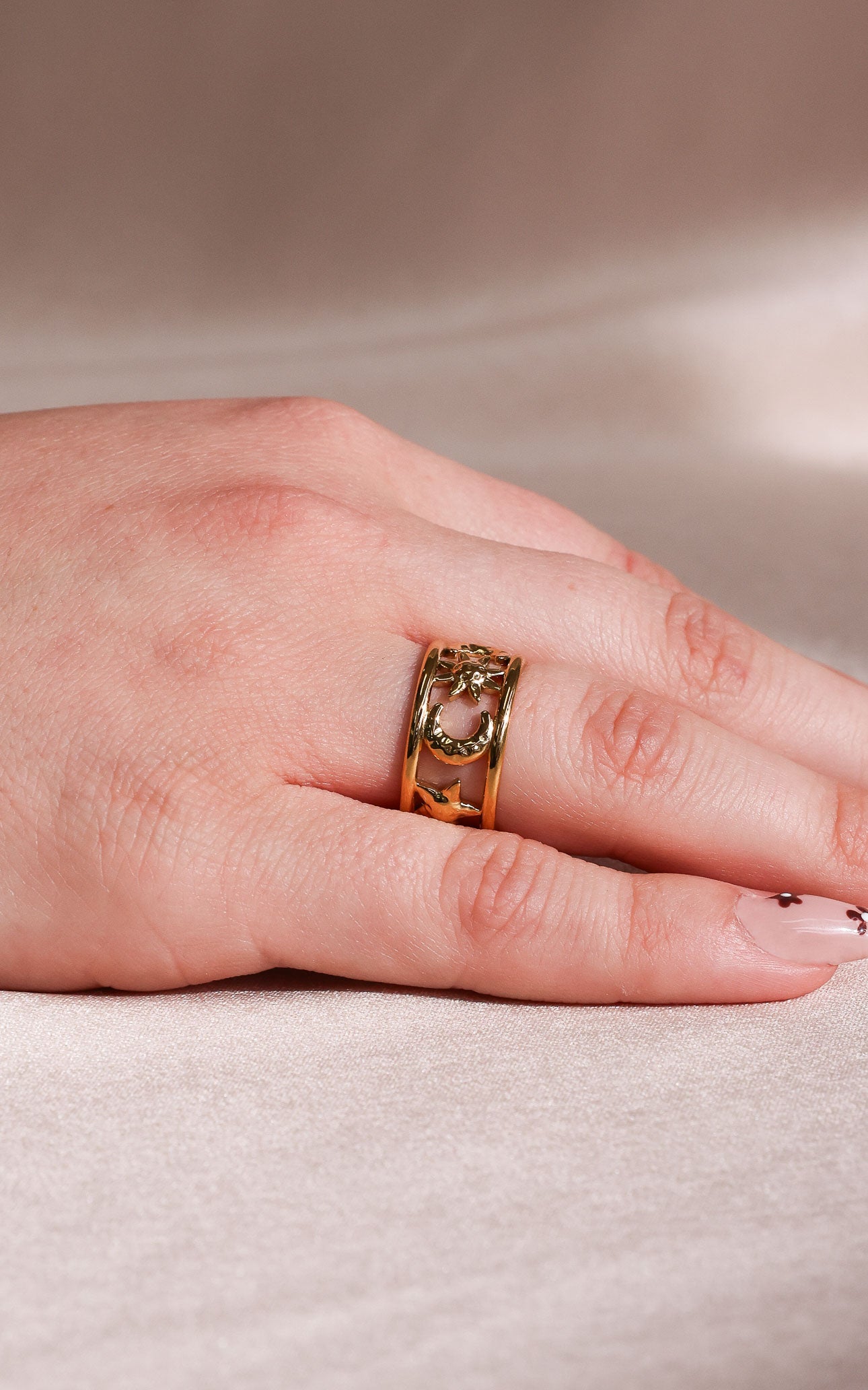 Soluna Ring - Gold Celestial
