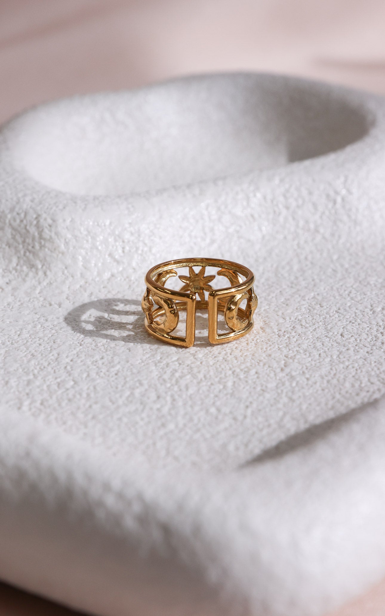Soluna Ring - Gold Celestial