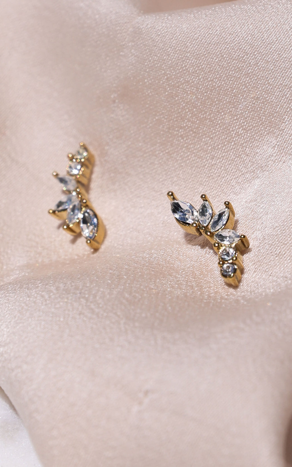 Stelli Dainty Stud Earrings - Gold Crescent