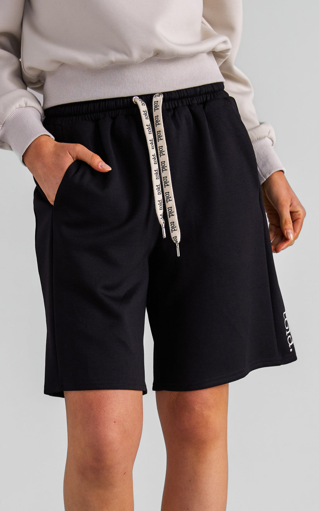Tobi Unisex Boxy Shorts - Black