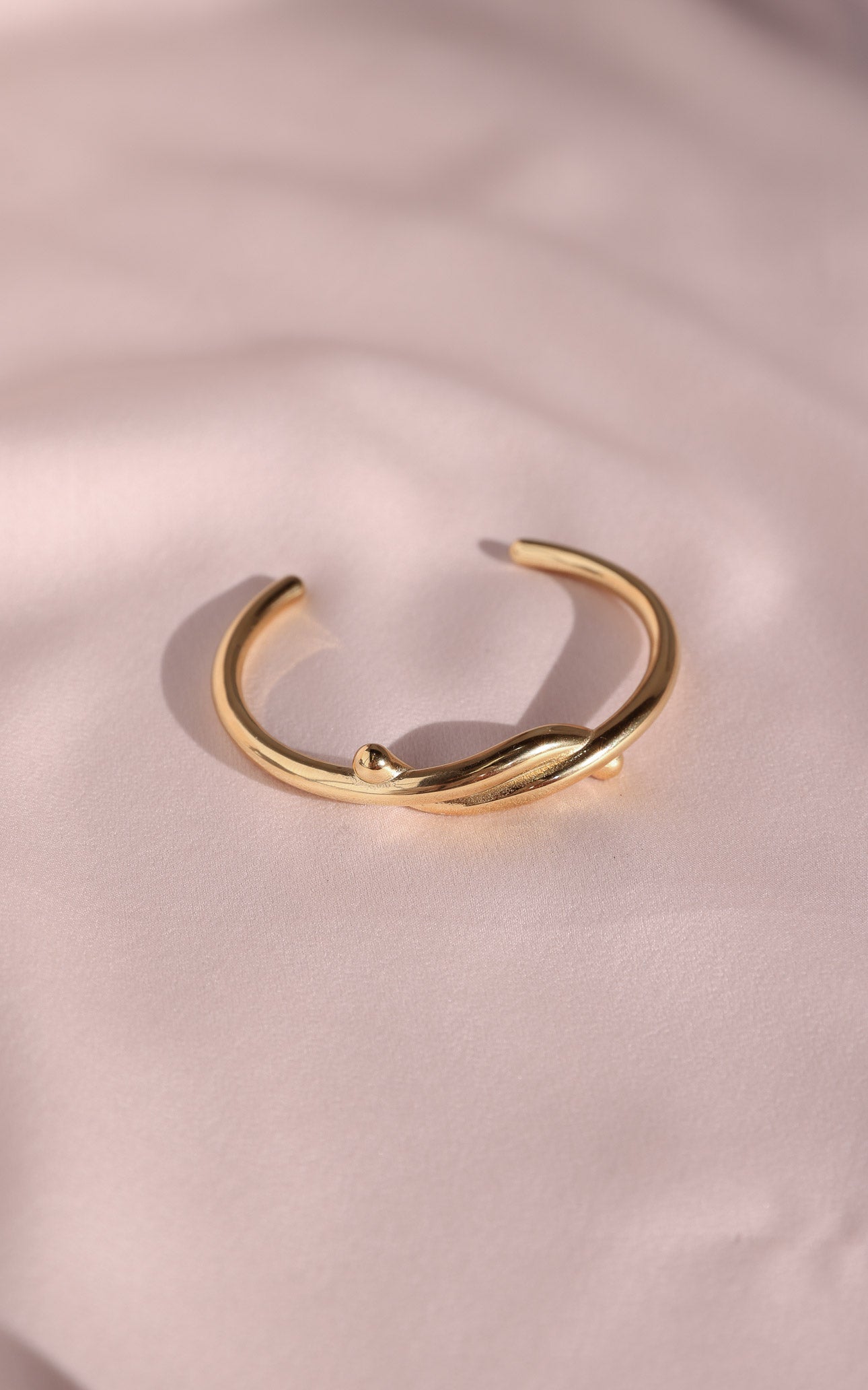 Xena Cuff Bangle - Gold Twist