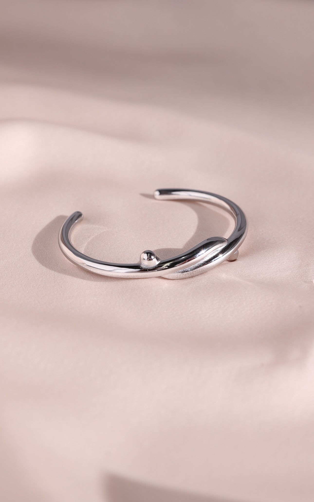 Xena Cuff Bangle - Silver Twist