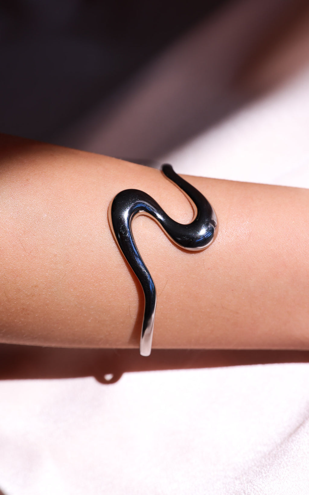 Zantali Cuff Bangle - Silver Geo Wave
