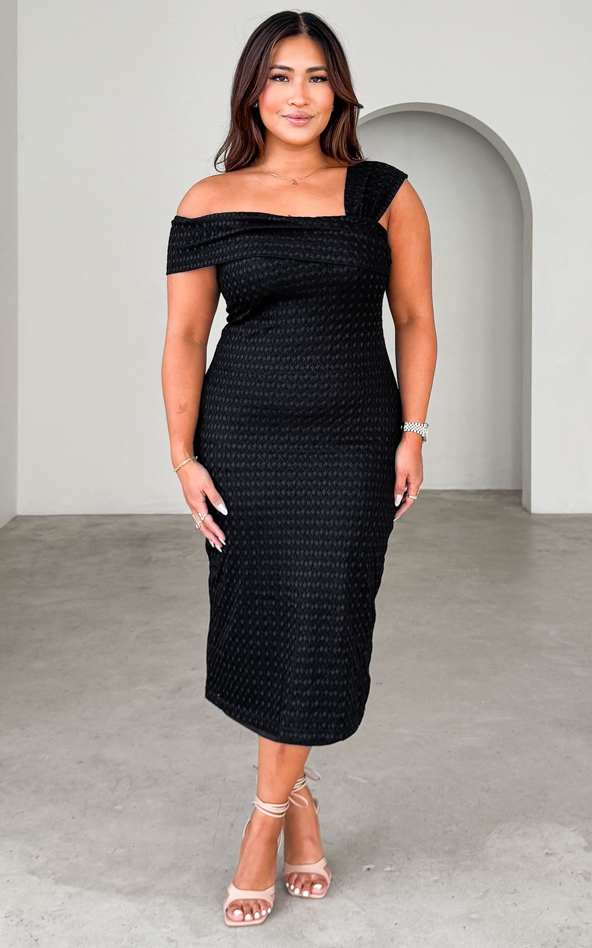 Zephy Lace Midi Dress - Black