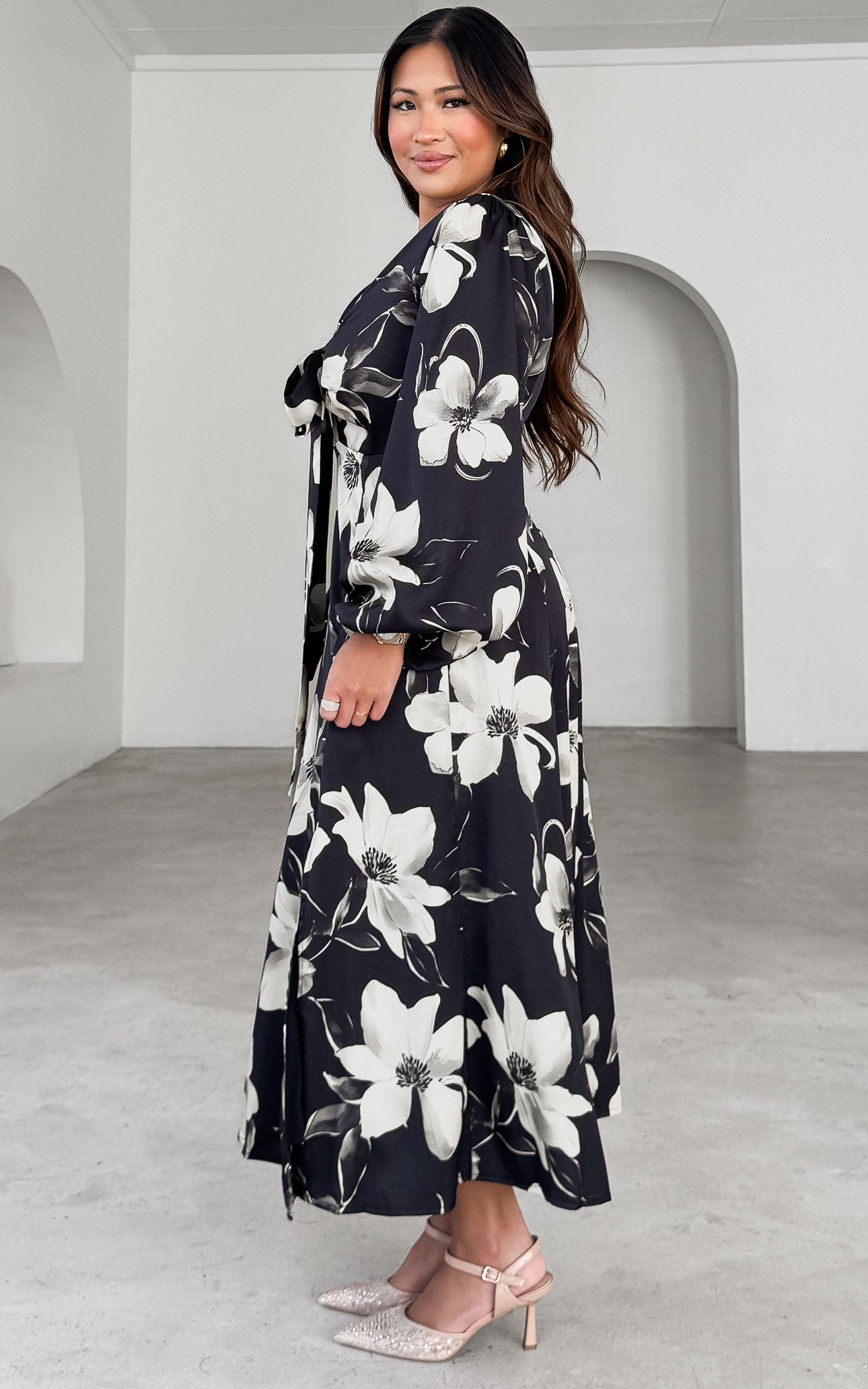 Conessa Long Sleeve Midi Dress - Charcoal Navy Floral
