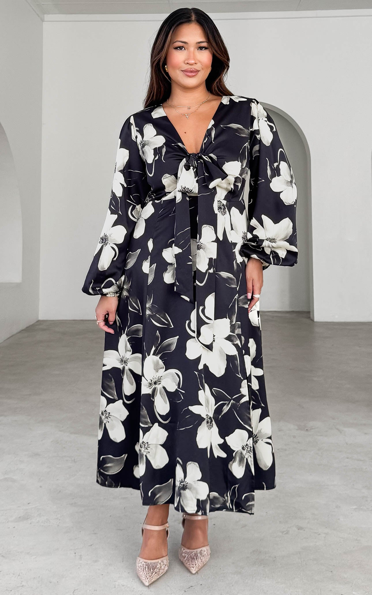 Conessa Long Sleeve Midi Dress - Charcoal Navy Floral