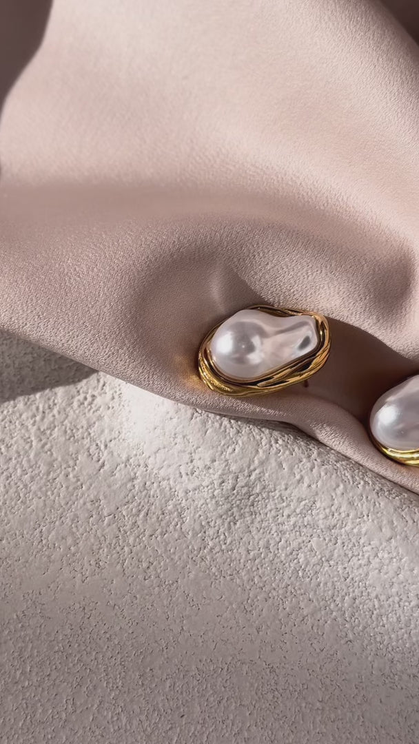 Annalisa Stud Earrings - Gold Abstract Pearl