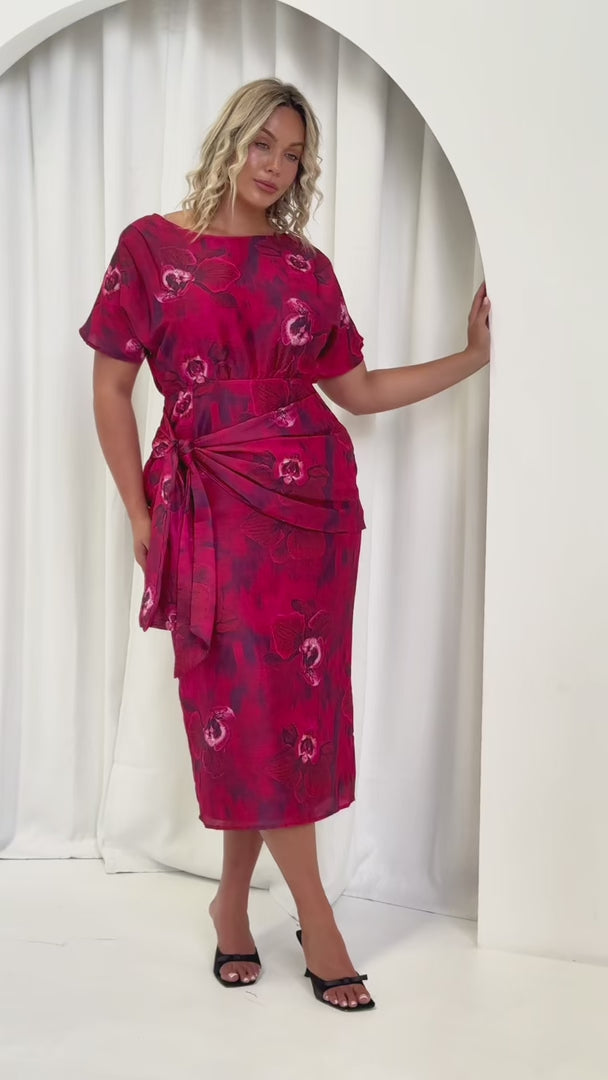 Kobe Short Sleeve Midi Dress - Berry Red Floral