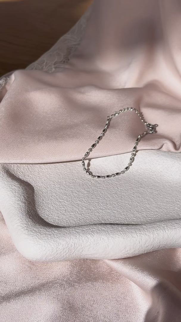 Tain Bracelet - Silver Chain Bead