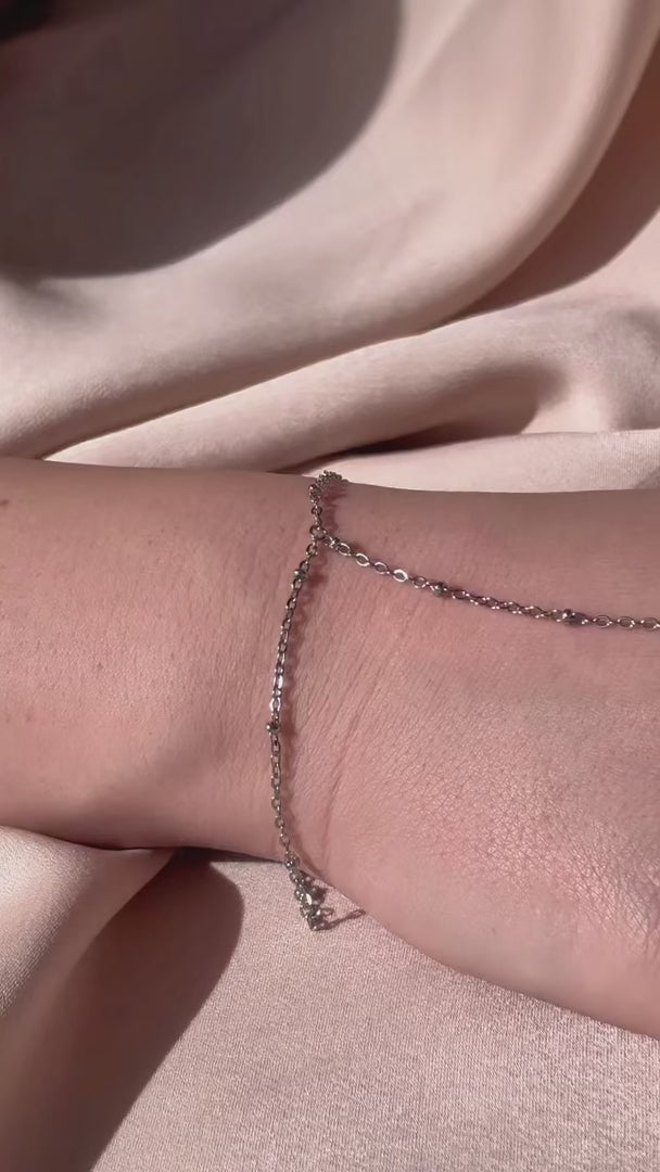 Danzel Hand Chain - Silver Dainty Bead