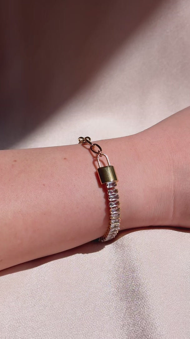 Diamara Bracelet - Gold Lock Diamante Chain