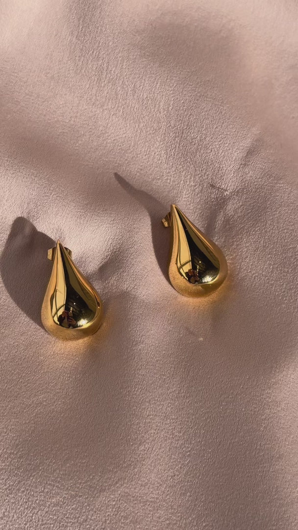 Baye Stud Earrings - Gold Teardrop