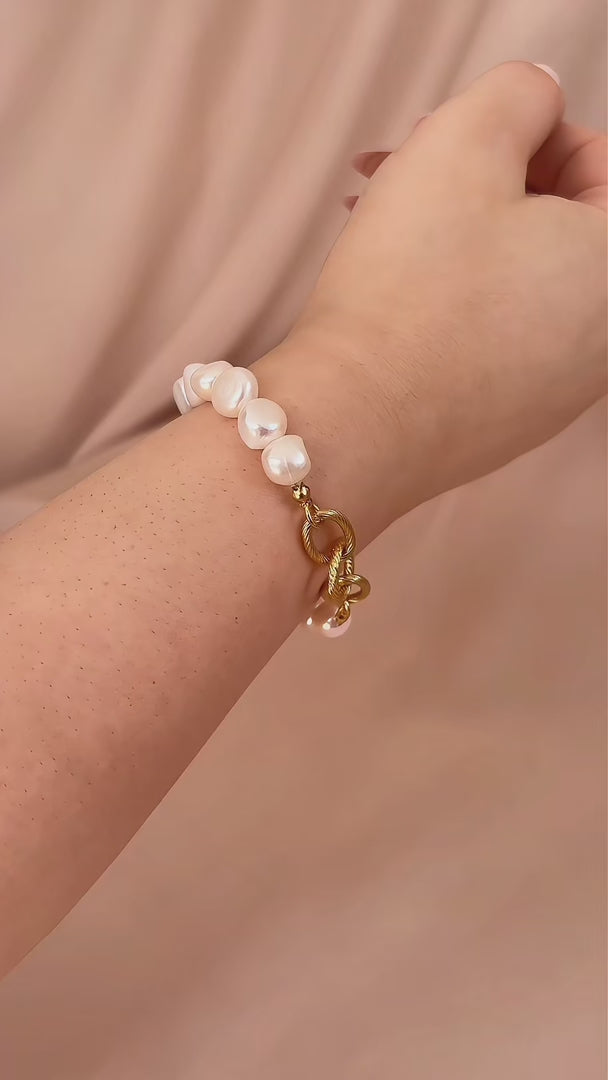Cove Bracelet - Gold Link Freshwater Pearl