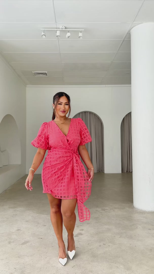 Koko Short Sleeve Mini Dress - Coral Check Organza