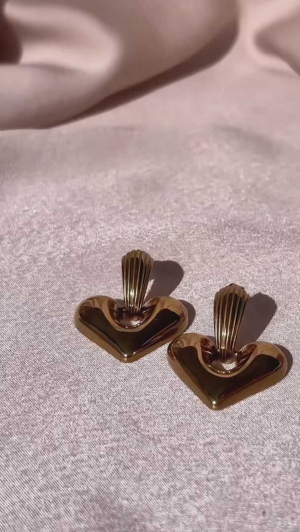 Sweetie Hoop Earrings - Gold Heart