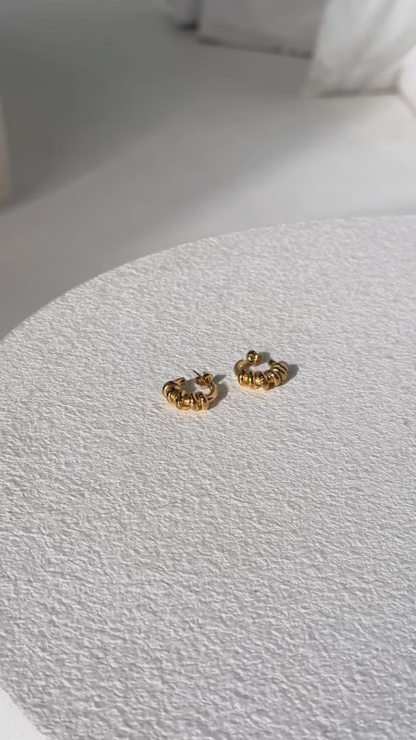 Katt Hoop Earrings - Gold Looping Twist