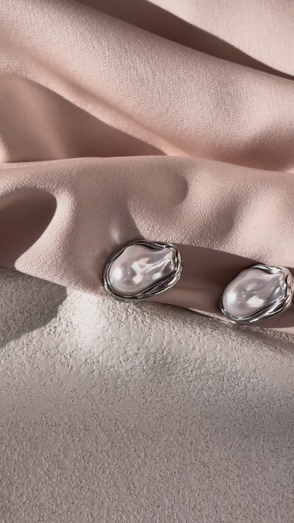 Annalisa Stud Earrings - Silver Abstract Pearl